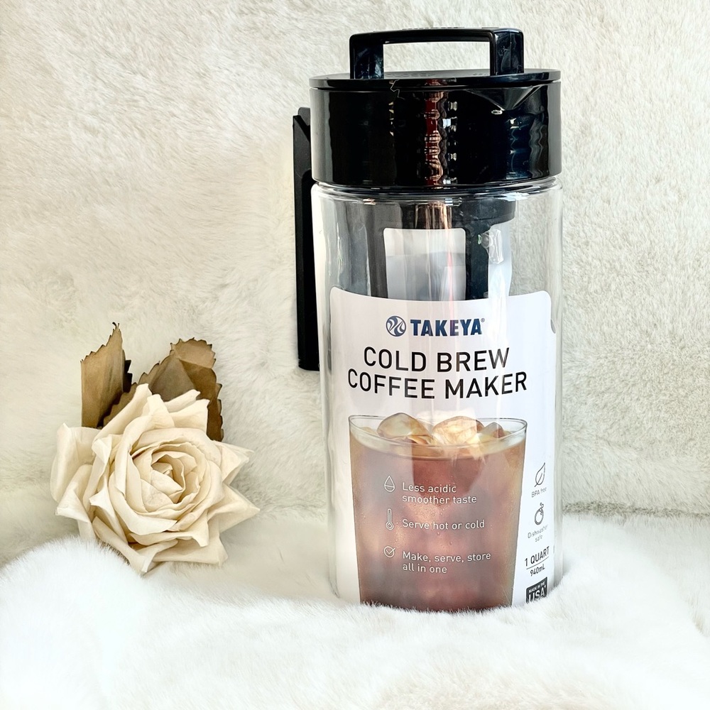 New with tag TAKEYA COLD BREW COFFEE MAKER Serve Hot/Cold Less acidic, smoother
